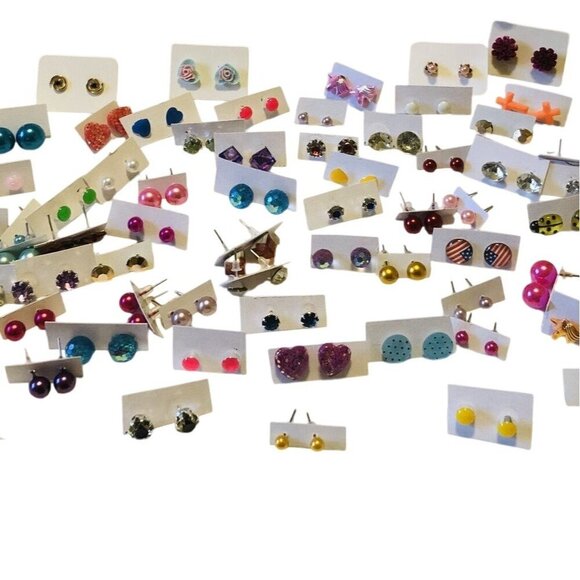 Women's Random Fashion Stud Earrings Lot of 50 Pairs Mixed Styles Colors Girls - Picture 1 of 11